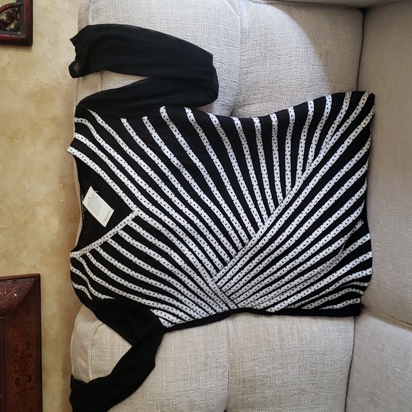 T&W Designs New Blouse Sz M  Black and White - Picture 7 of 15